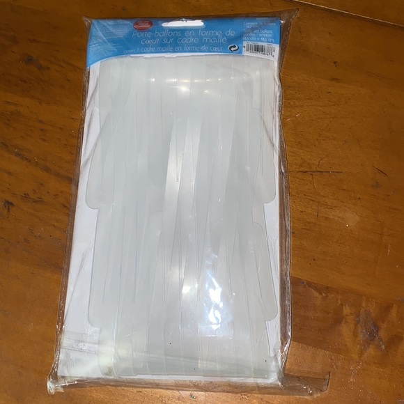 NIP LARGE HEART SHAPED GRID NET FRAME BALLOON HOLDER HOLDS 38 5’ balloons - Picture 4 of 4